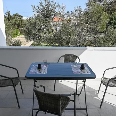 Nissea Apartment *