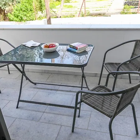 Nissea Apartment *